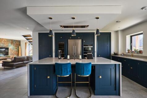 Breakfast/Kitchen/Dining