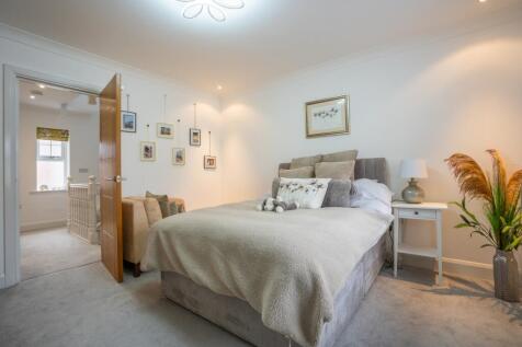 2 wellwood close reshoot march-3 bedroom