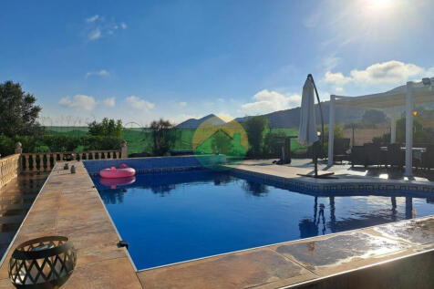 3 Bedroom Semi-Detached For Sale-PAL10-5