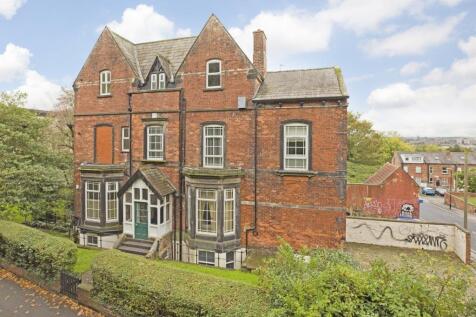 2 Moorland Road, Hyde Park, Leeds, LS6 1AL