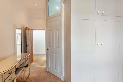 8566880-interior16-800.jpg