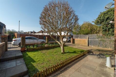 Elm Walk Greenacres7.jpg