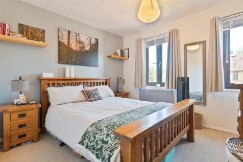 Bedroom..jpg