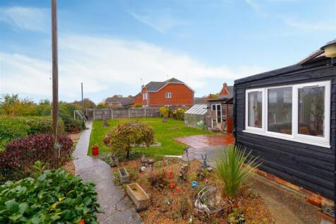 Mackenders Lane, Eccles33.jpg