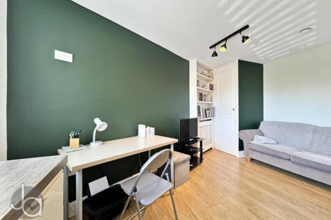 20250930_10540696...