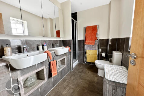 20251108_13101299...