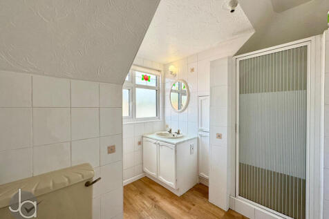 5ecf35cb-affb-43c...