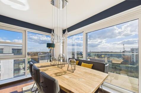 Kitchen/Living Area