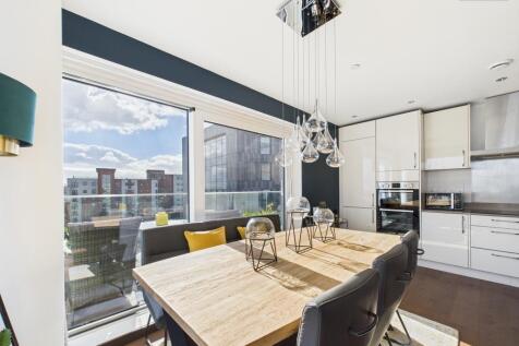 Kitchen/Living Area