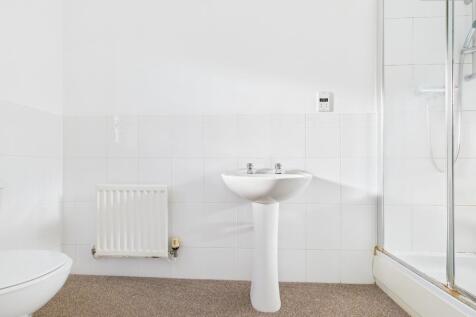 En-Suite To Master Bedroom
