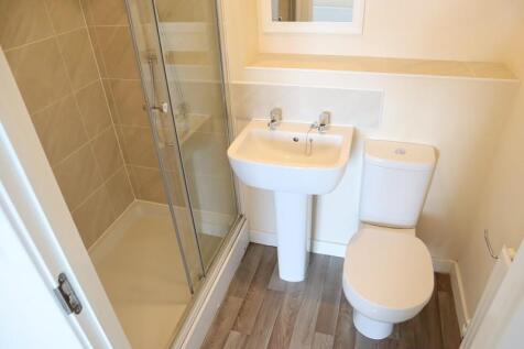En-Suite To Master Bedroom