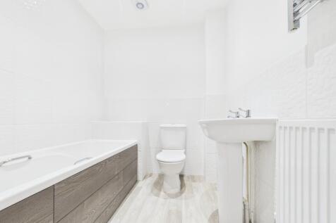 En-Suite To Master Bedroom