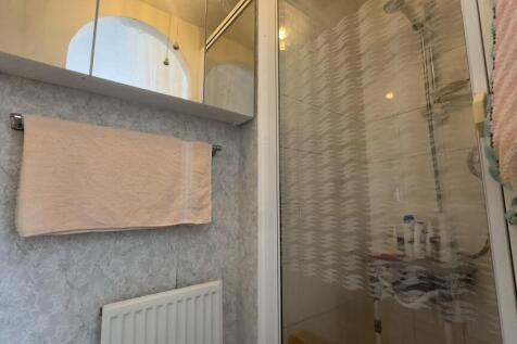 8D85E5AE-65A4-40F...