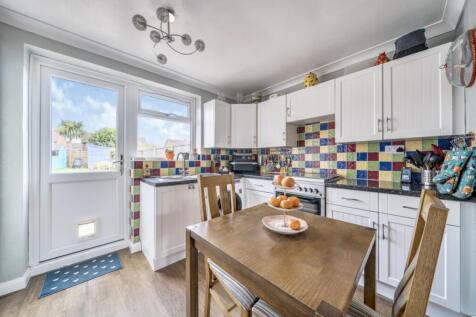 1359640-20-68d6e47aa456c