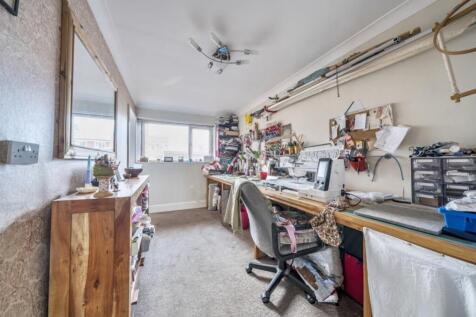 1359640-15-68d6e30d998f6