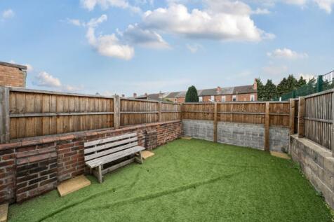 1374042-6-6904c28b2de5e