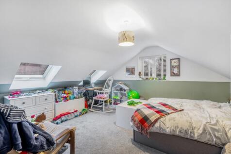 Flat 6 9 Cross O'Cliff Hill-21