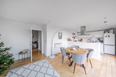 1388302-10-6936ed405664a