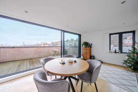 1388302-11-6936ed508afd3