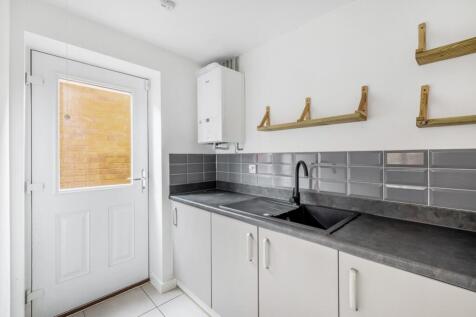 71 Swift Gardens (Kirton)-13