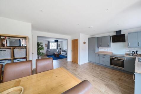 1289505-12-682af93587069-ARW