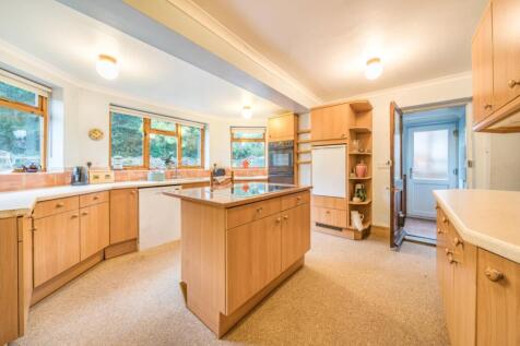 1370886-16-68f2bedea9d5a