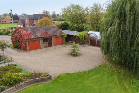 1370886-12-68f2a8330fdec-ARW-1