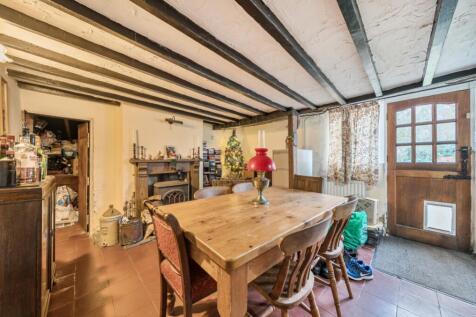 1389077-8-693c4d8d49598