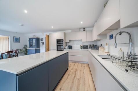 1297822-10-6830670c21415-ARW