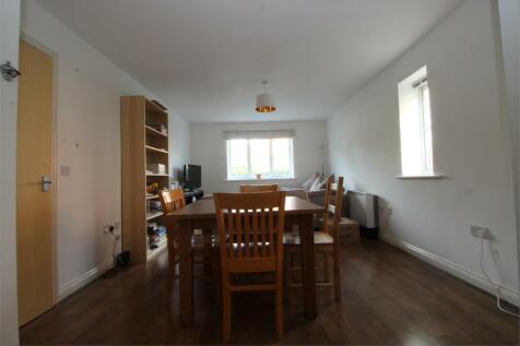 2 Bedroom Flats To Rent In Woking Surrey Rightmove