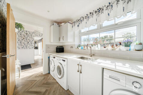 fbf9c566-72a1-410...