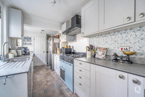 b04583c8-c00a-432...