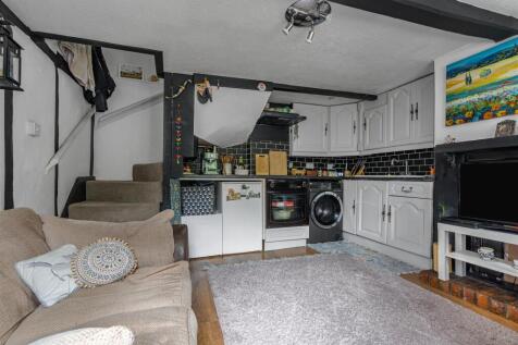 Living / Kitchen Area