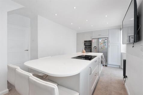 Kitchen / Breakfast Room