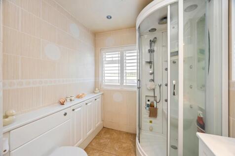 Ground floor shower/w.c