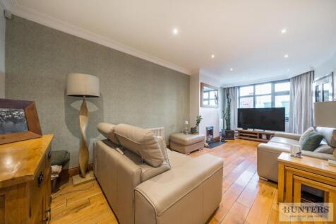 Enlarged Lounge