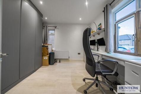 Bedroom 5/ Study