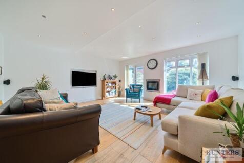 Extended Lounge