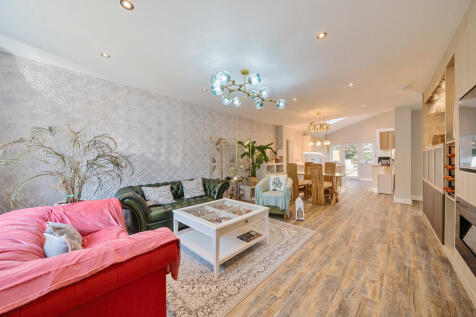 19-682322aad5052-...