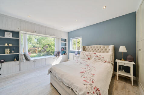 25-682322cab9b22-...