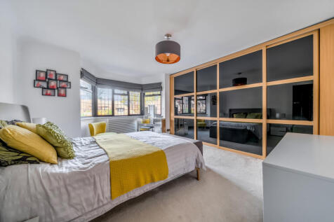 1374280-16-690e5d...