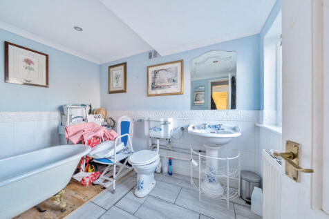 1385610-7-6929ff5...