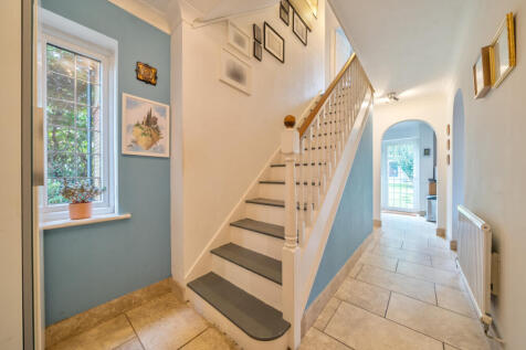 1364073-7-68ed8ce...