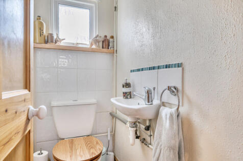 1343844-22-68b178...