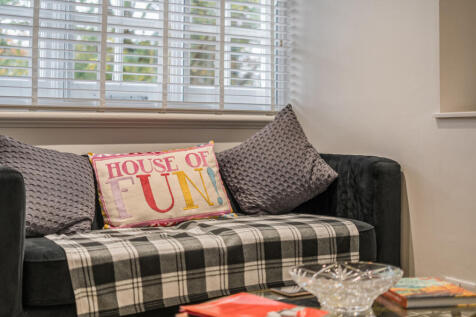 1374996-5-690dd01...