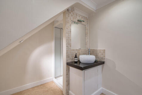 1384081-19-693198...