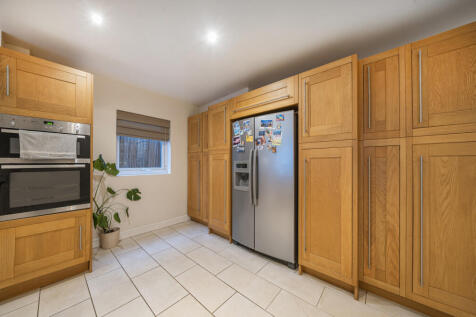 1384081-16-693198...