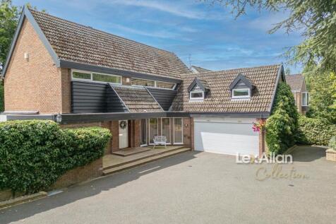 Henchcrest House Redlake Drive 2.jpg