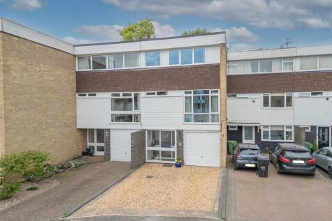 Ferndale Close Hagley 1.jpg