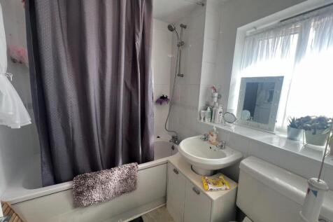 Bathroom.JPG